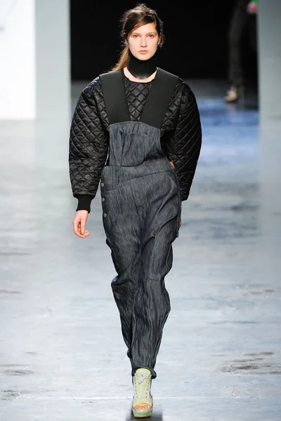Look 18